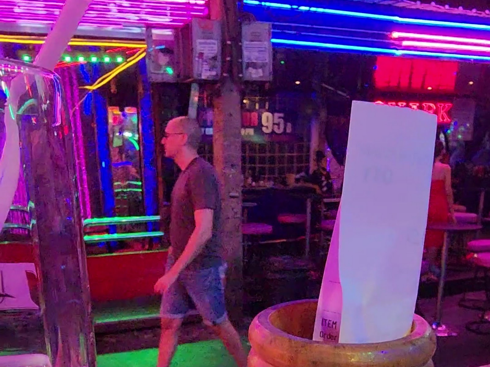 Hot Lips Soi Cowboy photo 17