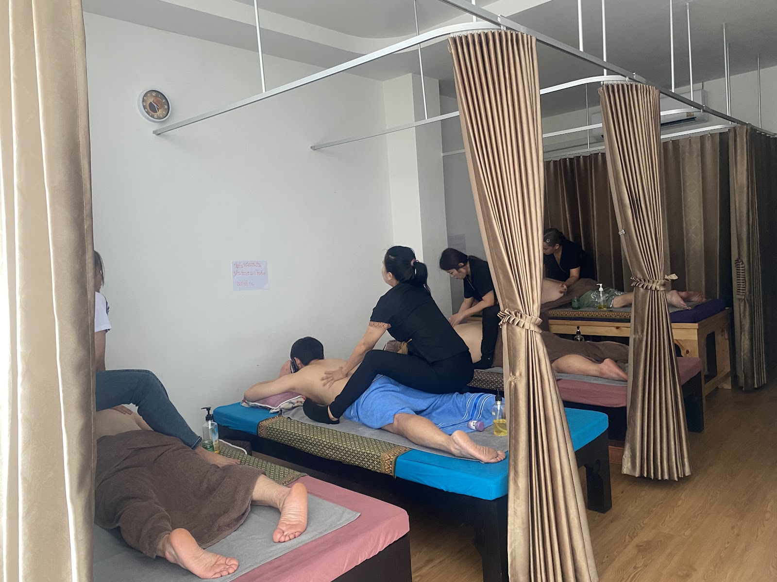 Honey 2 Body Massage photo 3