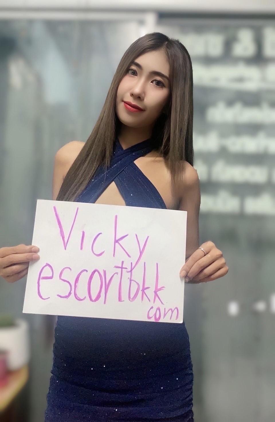 Vicky photo 9