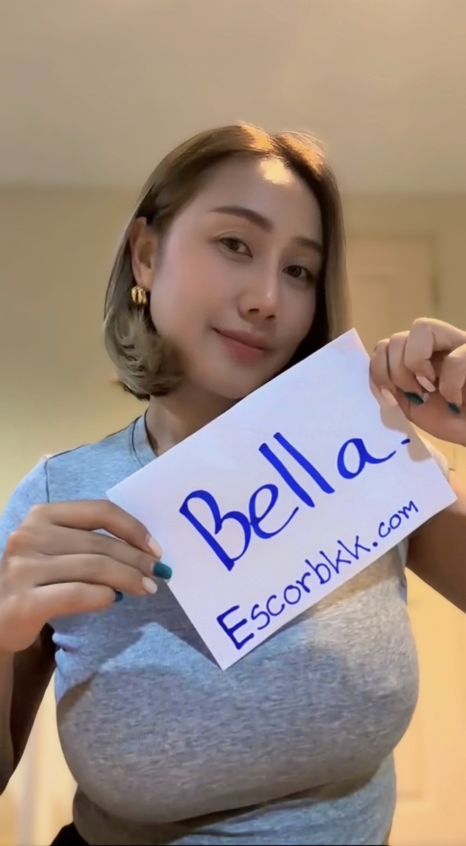 Bella photo 15