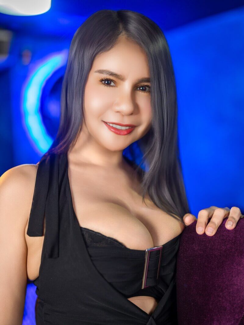 Ploy photo 2