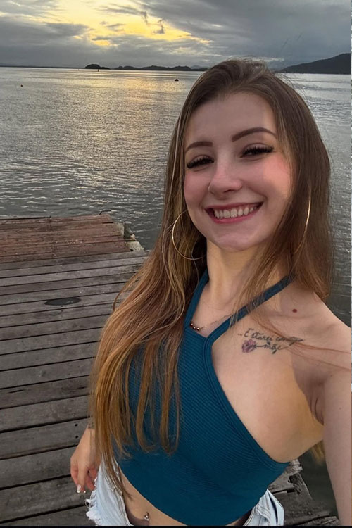 Hailey photo 5