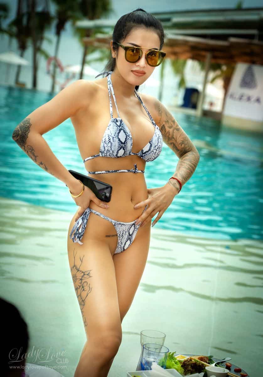 Alexa Beach Vol 2 photo 16