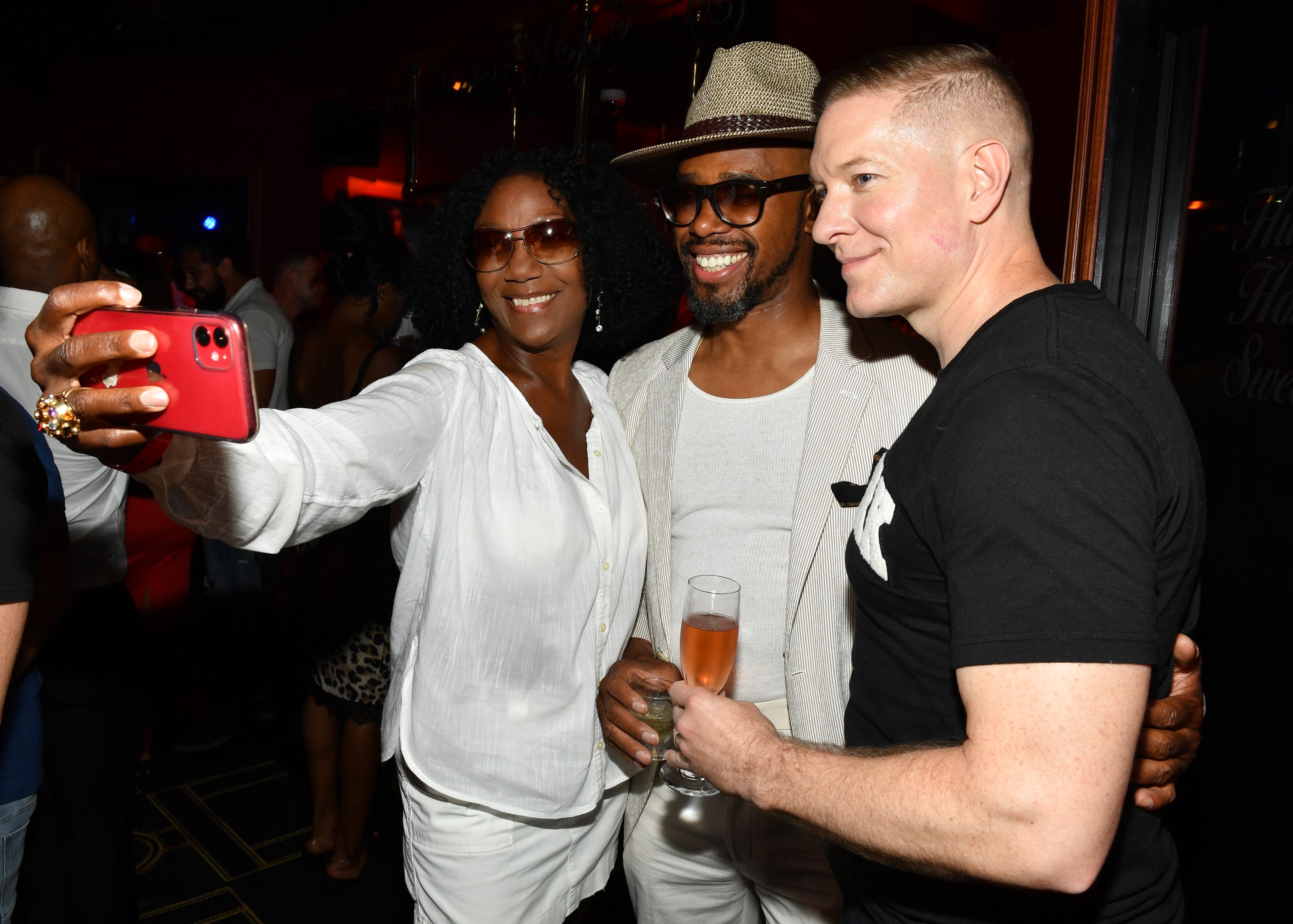 Celebrity Sightings photo 27
