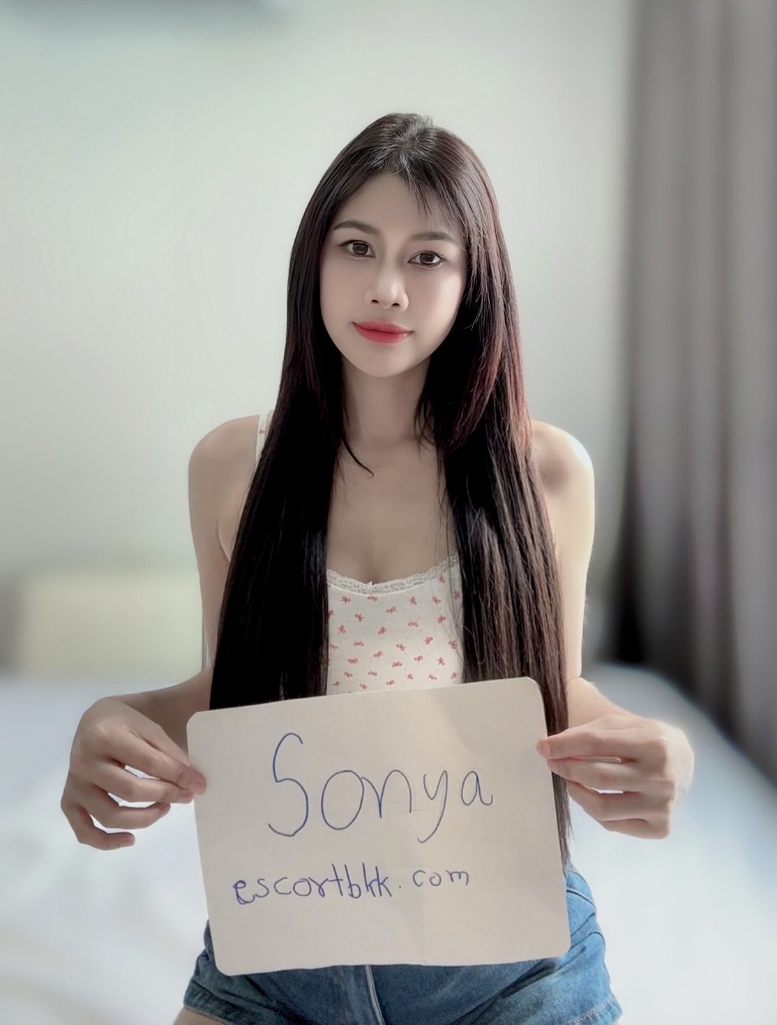 Sonya photo 7