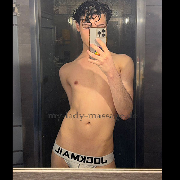 Damian photo 3