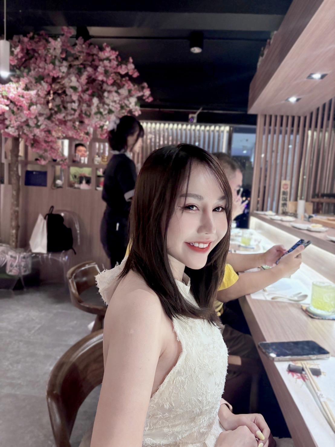 Yumi photo 16