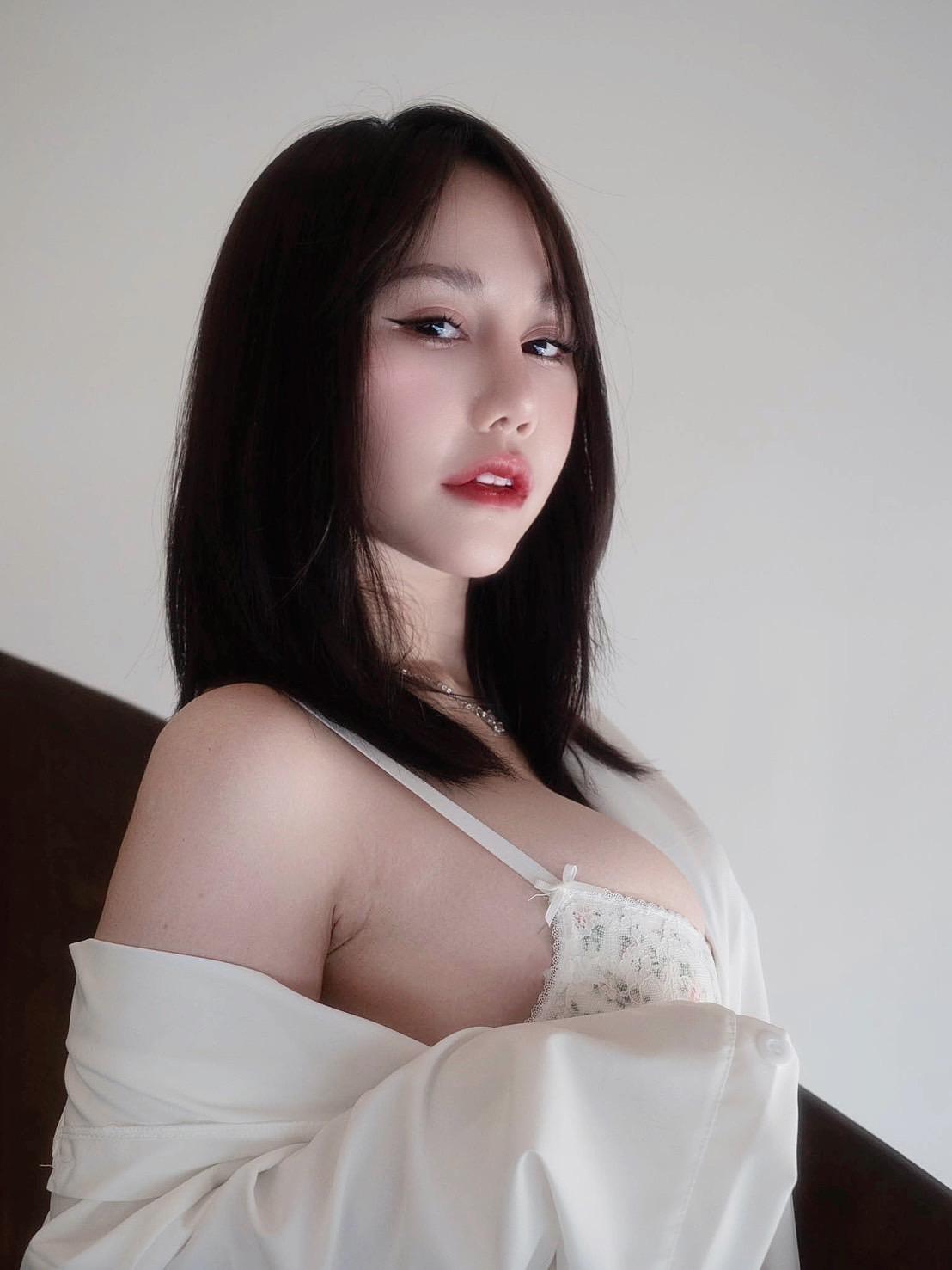 Yumi photo 14