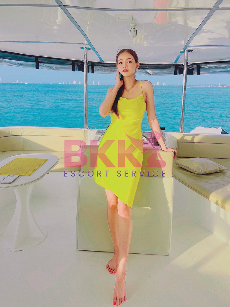 Jinny photo 3