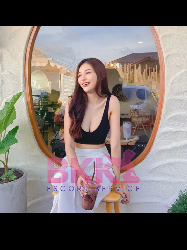 Jinny photo 6