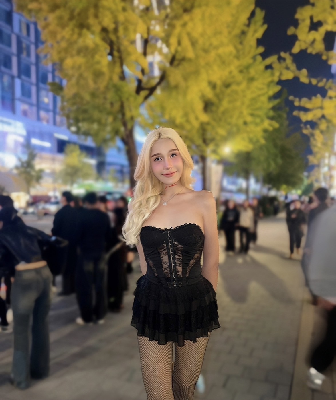 Naomi photo 10