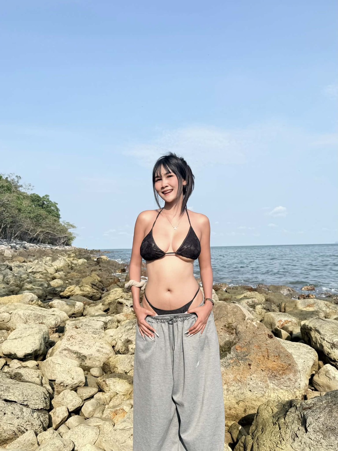 ANYA photo 6