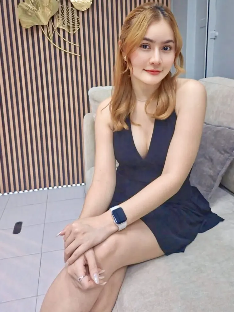 Nicole photo 7