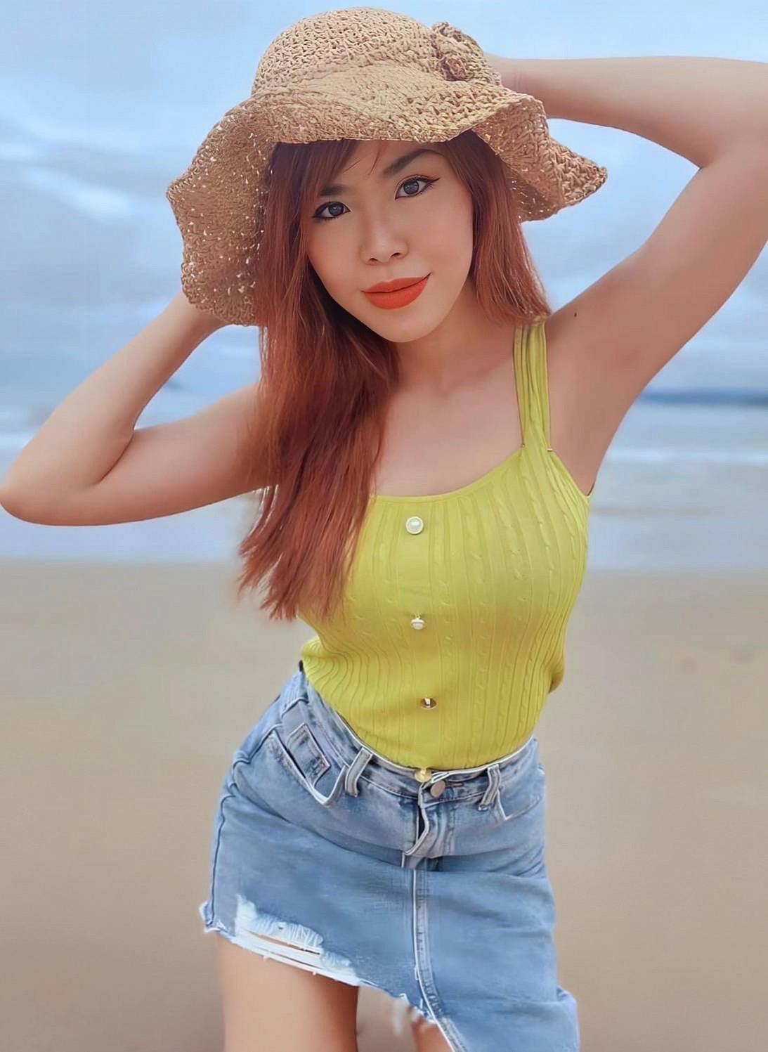 Sindy photo 15