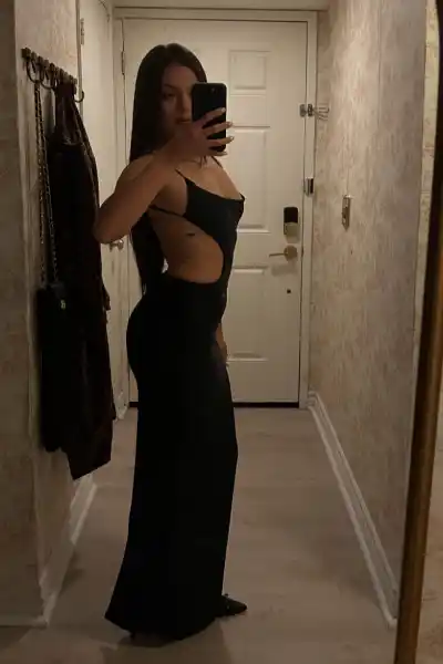 Olivia photo 4