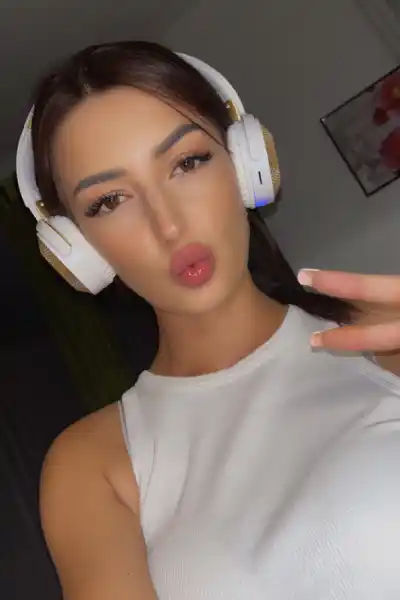 Daniela photo 4