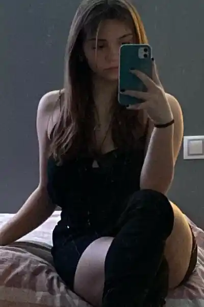 Rachel photo 4