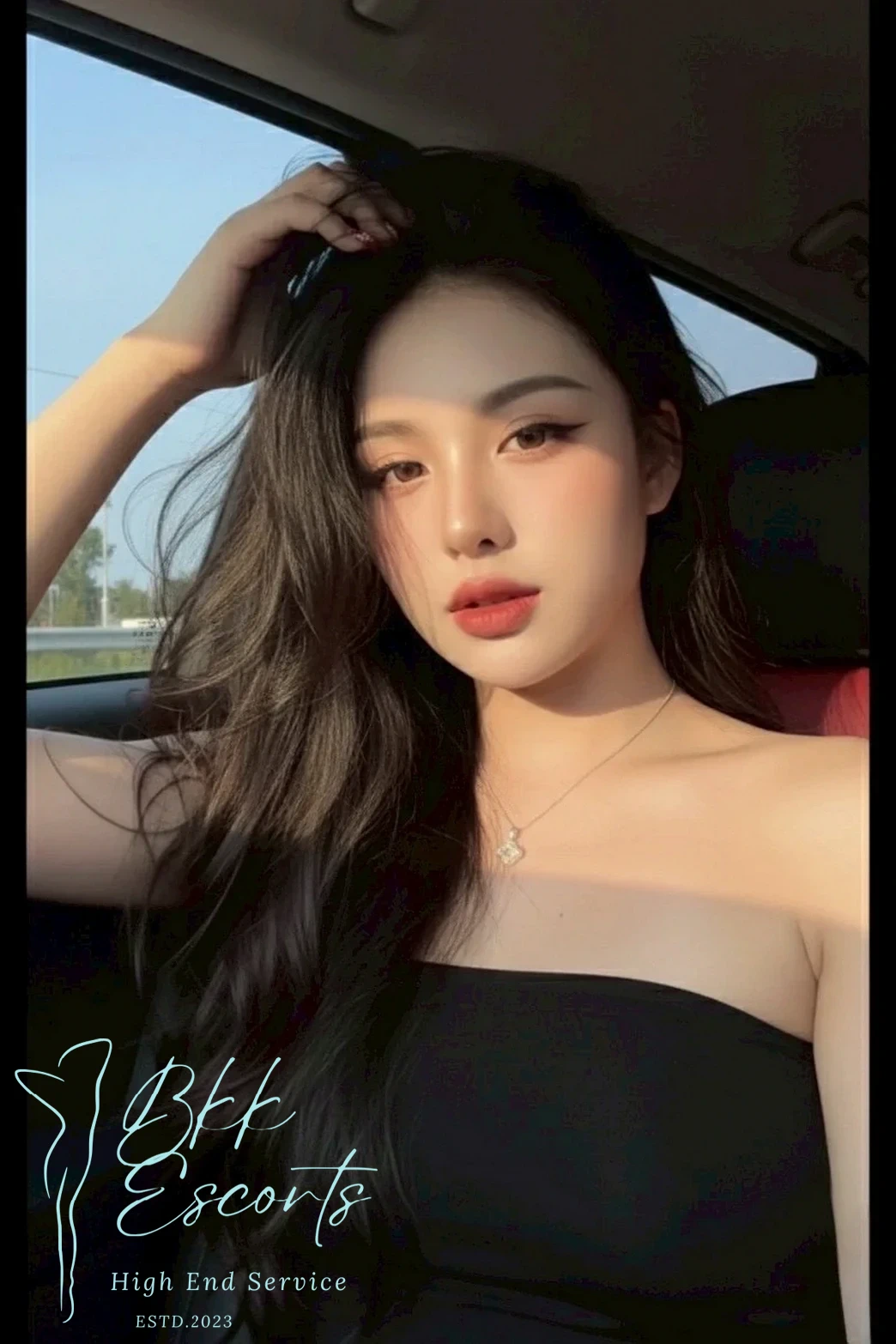 Angela photo 37