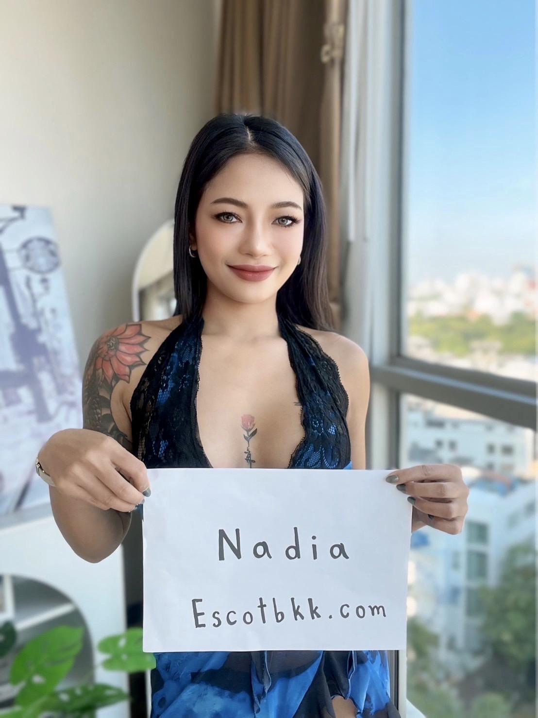 Nadia photo 40